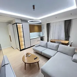 Blanc 3 地拉那