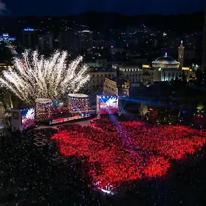 D&e , Tirana Albania